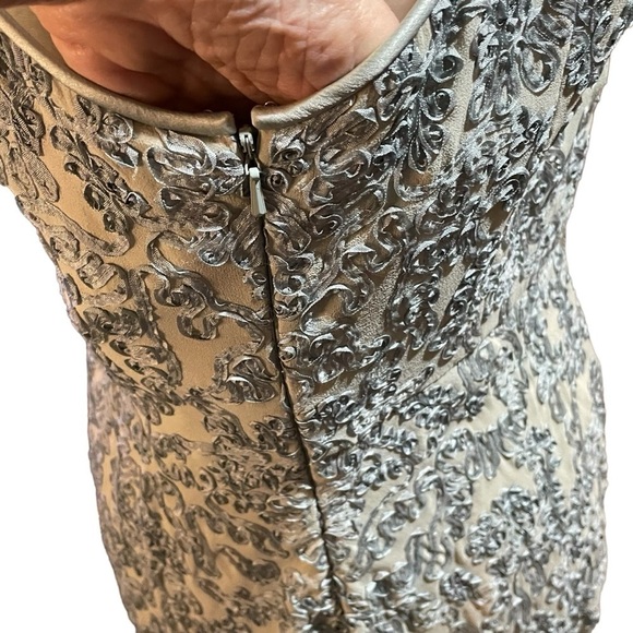 Carmen Marc Valvo Silk Dress Sleeveless Fit and Flare Ribbon Appliqué - Size 8 - Picture 4 of 14